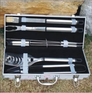 8 pcs S/S bbq tool set in alu.case